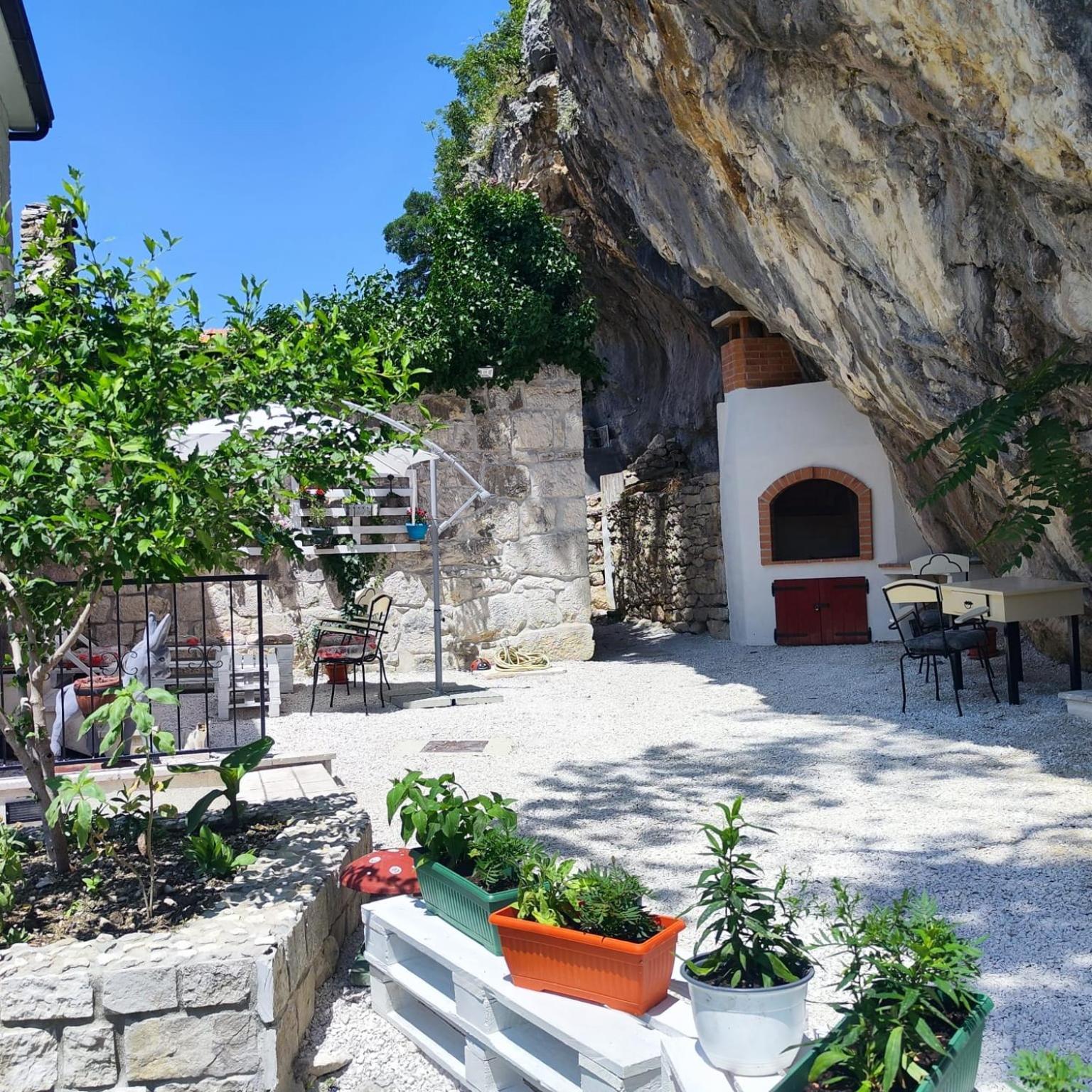 Vintage Stone House Eldo In Podaspilje, Омиш Экстерьер фото